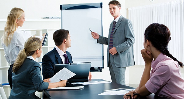 قسم شؤون العمال والموظفين.